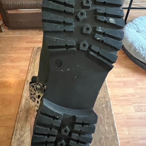 Soruka Teal and Black Leather Boots - Picture 5 of 6